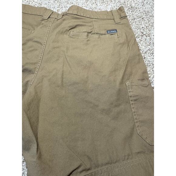 Columbia Mens Shorts, size 38, 8L, Cotton Blend;  Khaki/Tan - Picture 5 of 10